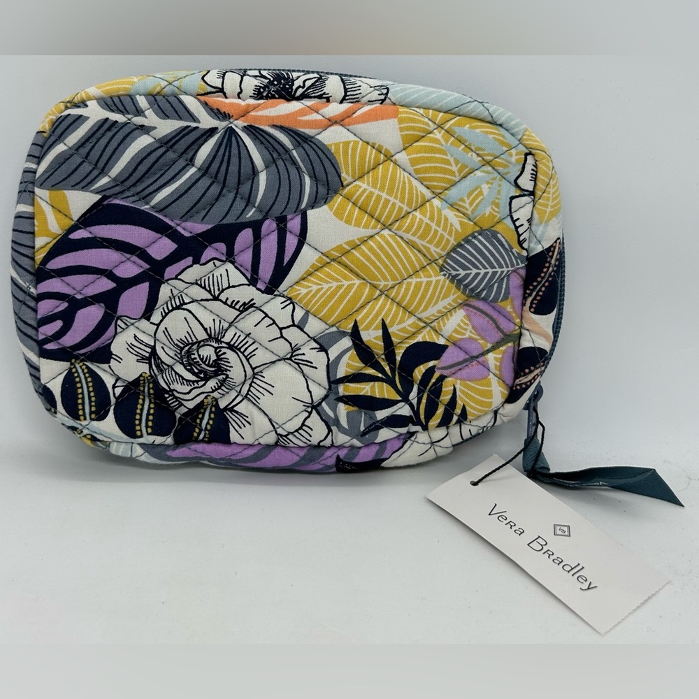 Vera Bradley Jewelry Folio in Palm Floral Pattern, NWT. - Picture 2 of 3